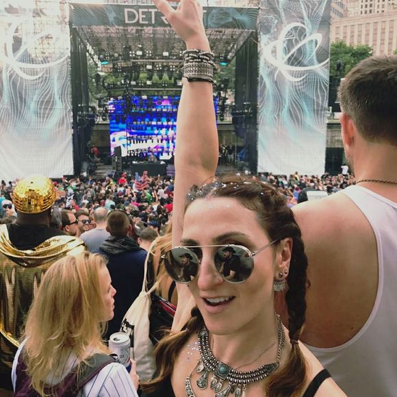 Meet your Posher, Mia - Picture 1 of 1